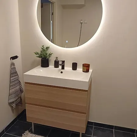 Practical Apartment, To Center, And Close To Ons 7 Min Walk Apartmán *