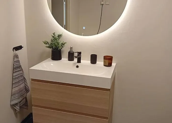 Practical Apartment, To Center Lägenhet *